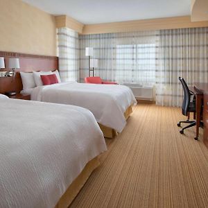 Queen Room Two Queen Beds Adapted Tub Mobility Hearing Accessible